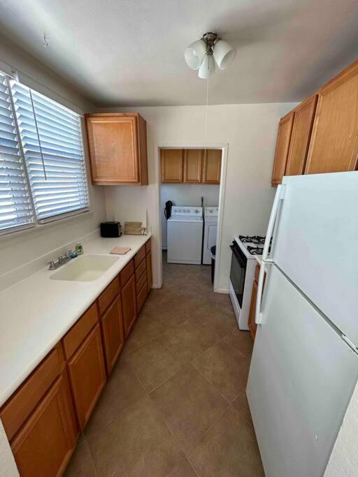 Entire Home By Newport Beach, Disneyland And Sna! Costa Mesa Exterior foto
